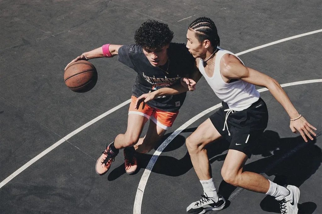 实战新纪元！Nike S.T. Flare「气焰」中国专属战靴深度解析：科技、设计、外场统治力