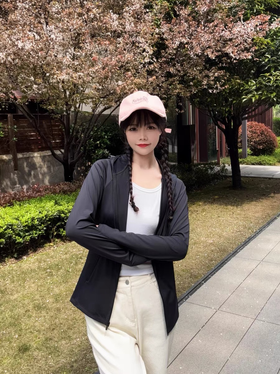 很实用的一款防晒服