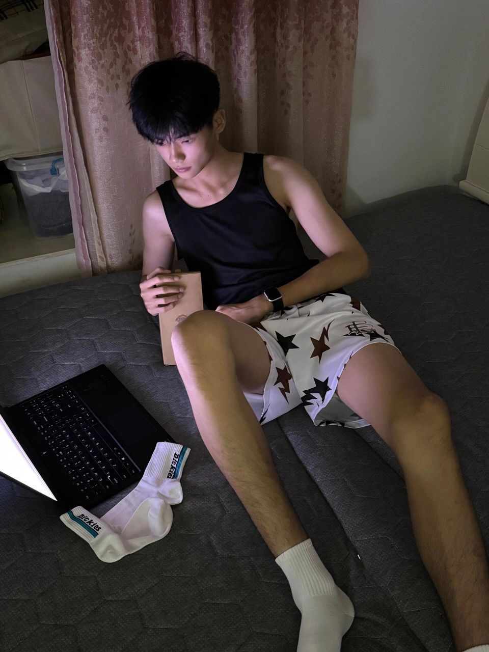 健身男孩必备！这套穿搭又帅又实用