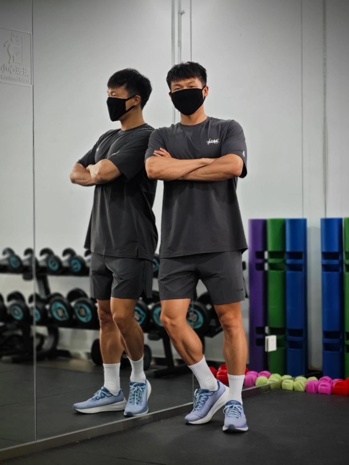 UZIS 不美式的短裤我不穿