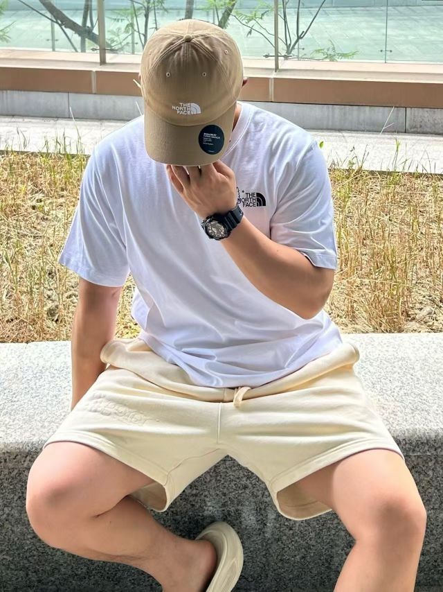 OOTD | 🆘🏔️北面这件白T恤➕🧢也太适合夏天🌞了吧！
