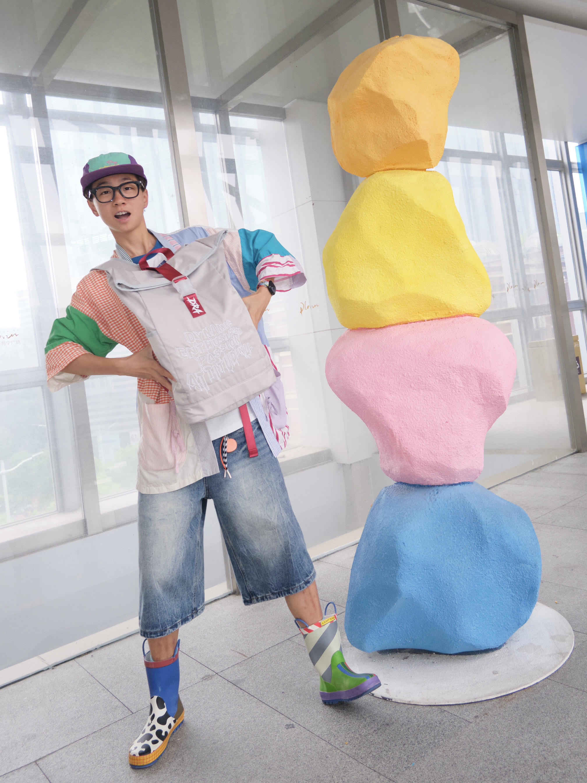 🌈夏日多巴胺撞色法则｜中性风背包点亮OOTD