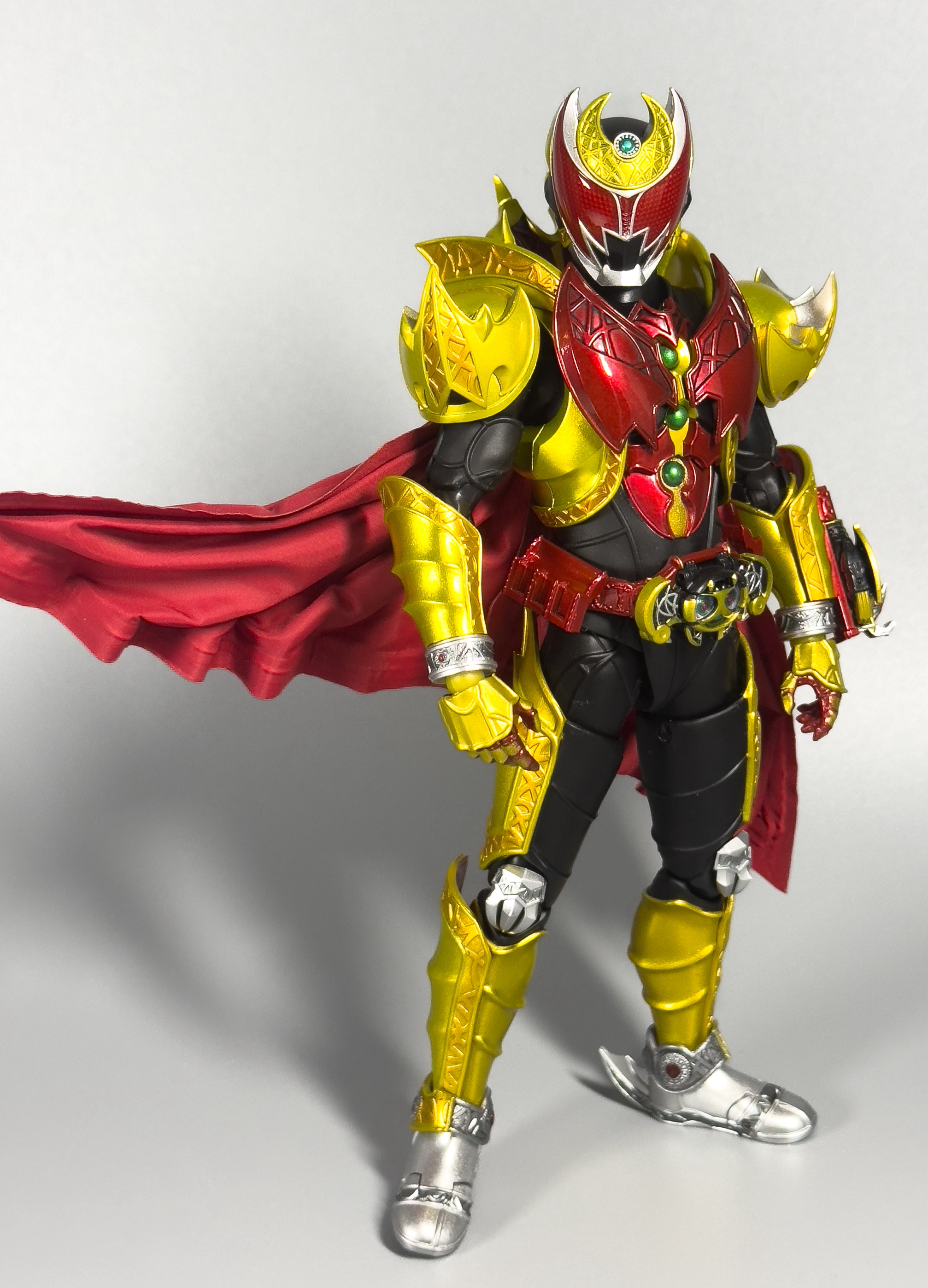 万代KIVA魔皇真骨雕