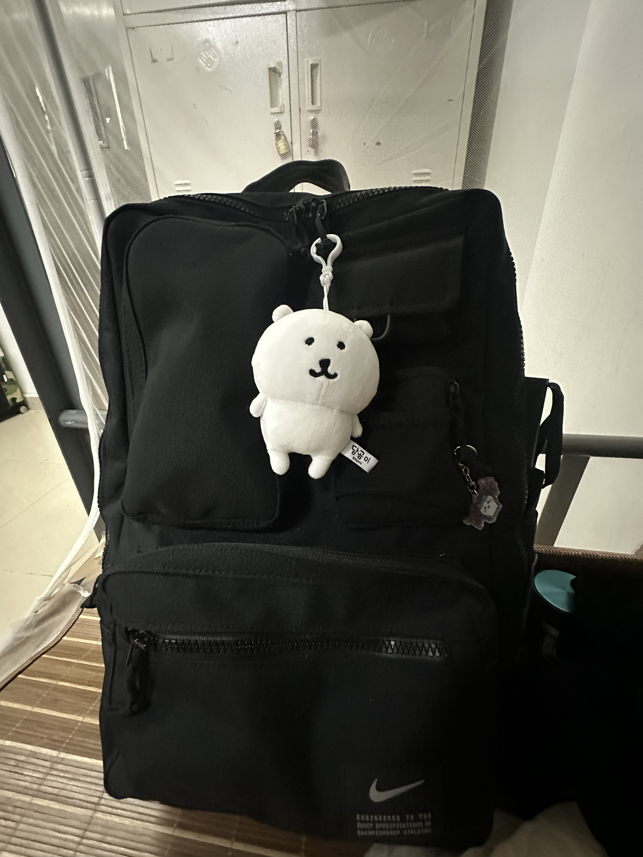 体育生必买的一个背包 非常好看 可以挂很多挂件