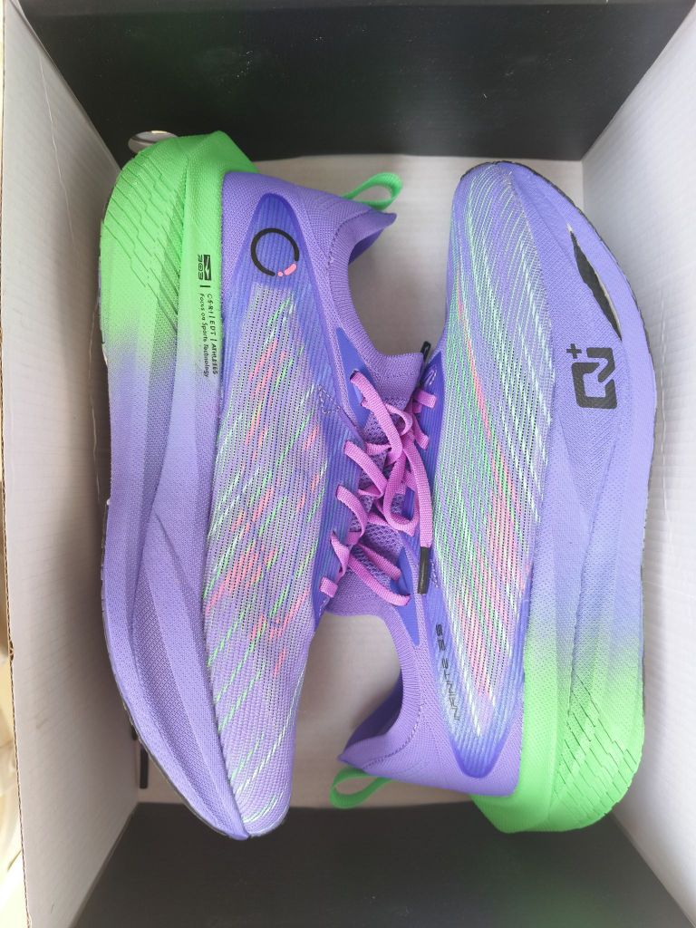 👟球鞋名称：芷境2.5

📌是否偏码【偏