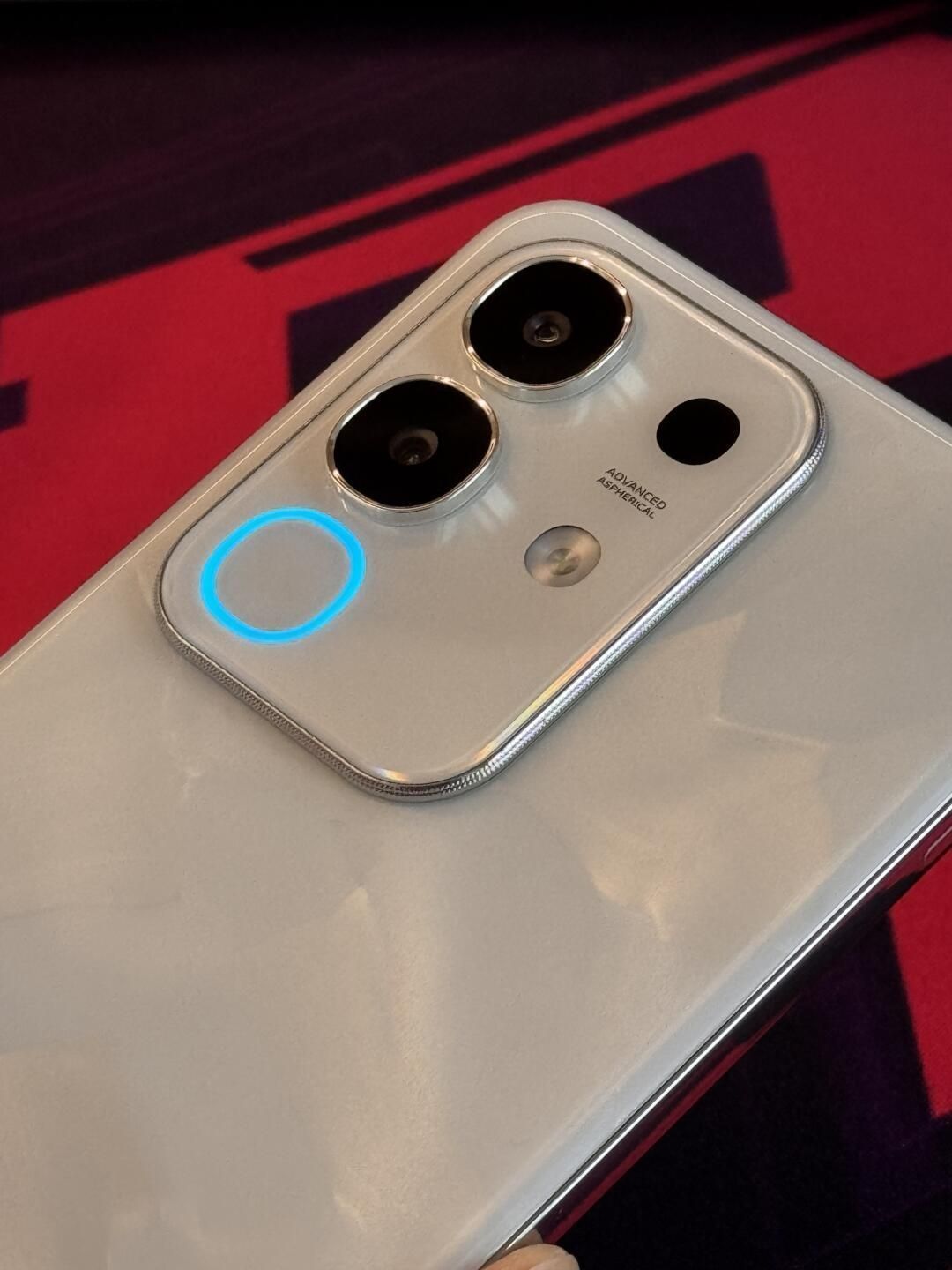 vivo终于“摊牌了”，6500mAh+磐石抗摔，
12GB+5