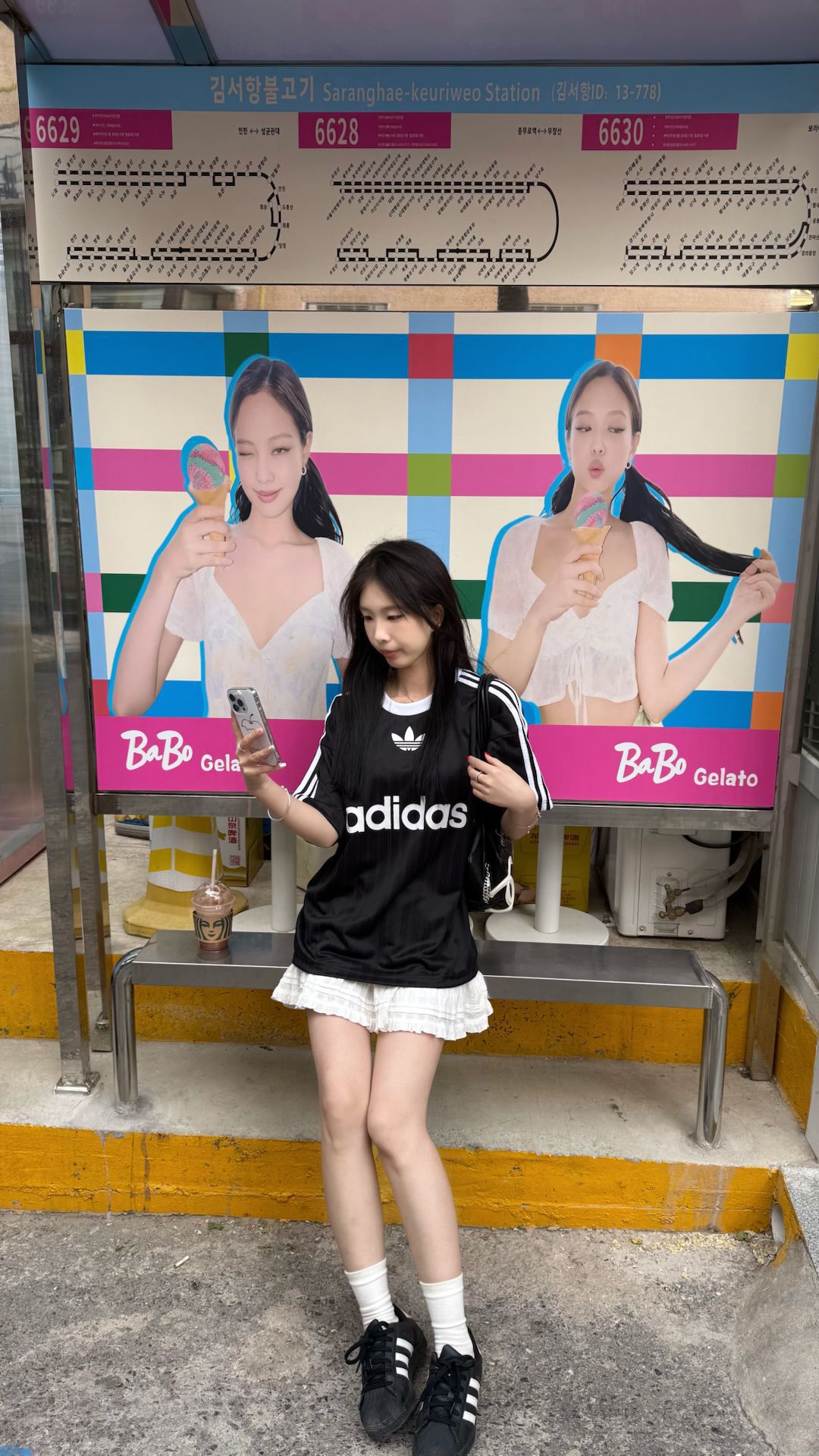 🖤今天是三叶草女孩|||好爱好爱Adidas
新买的阿迪达斯t恤搭配黑色贝壳鞋 满分满分
一下子变