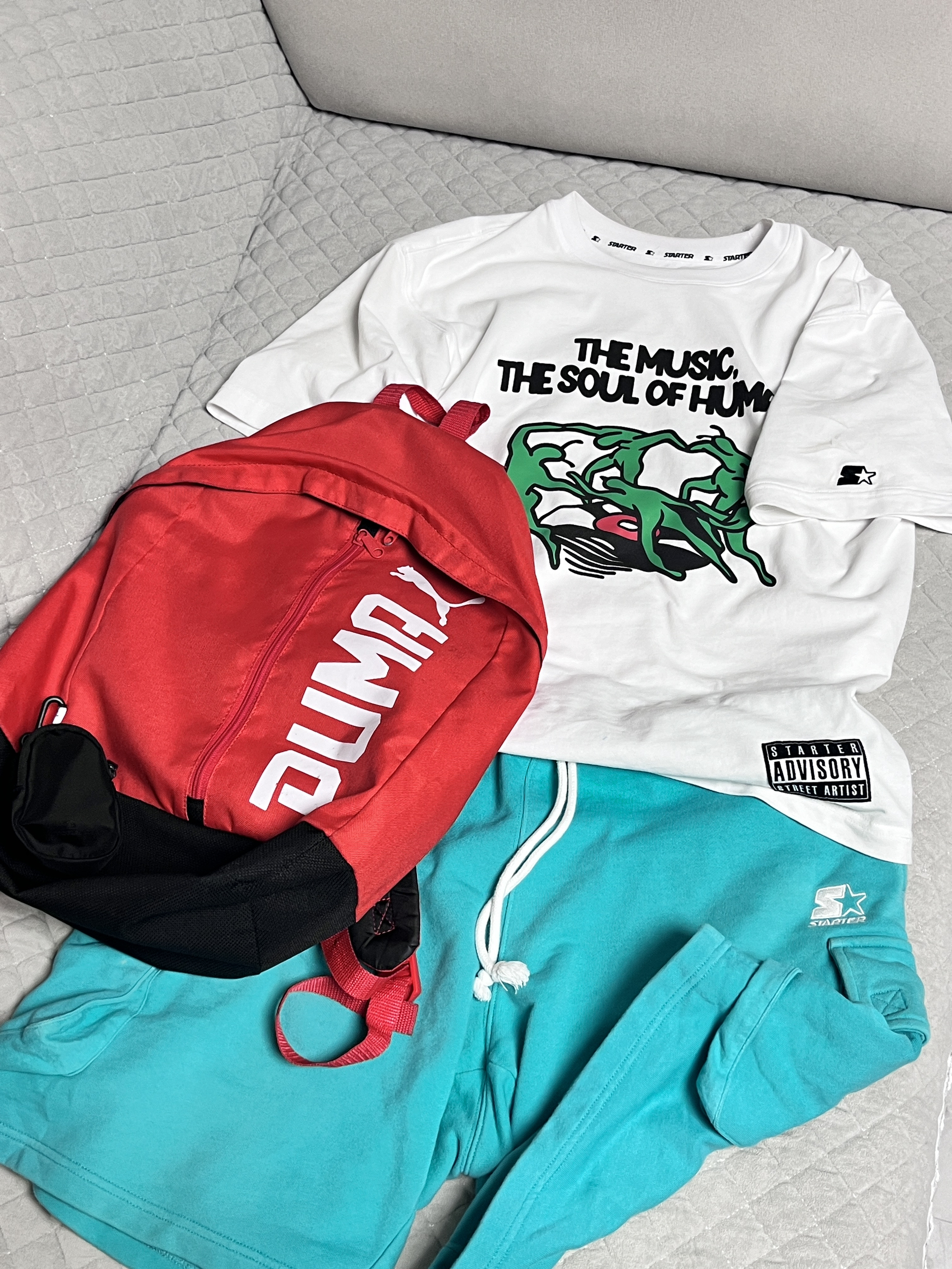 PUMA红色书包🎒