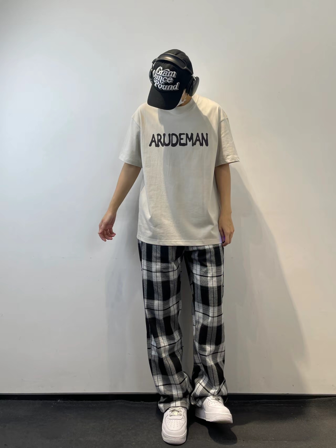 四季轮回中寻得一条闲适裤装，是岁月静好的