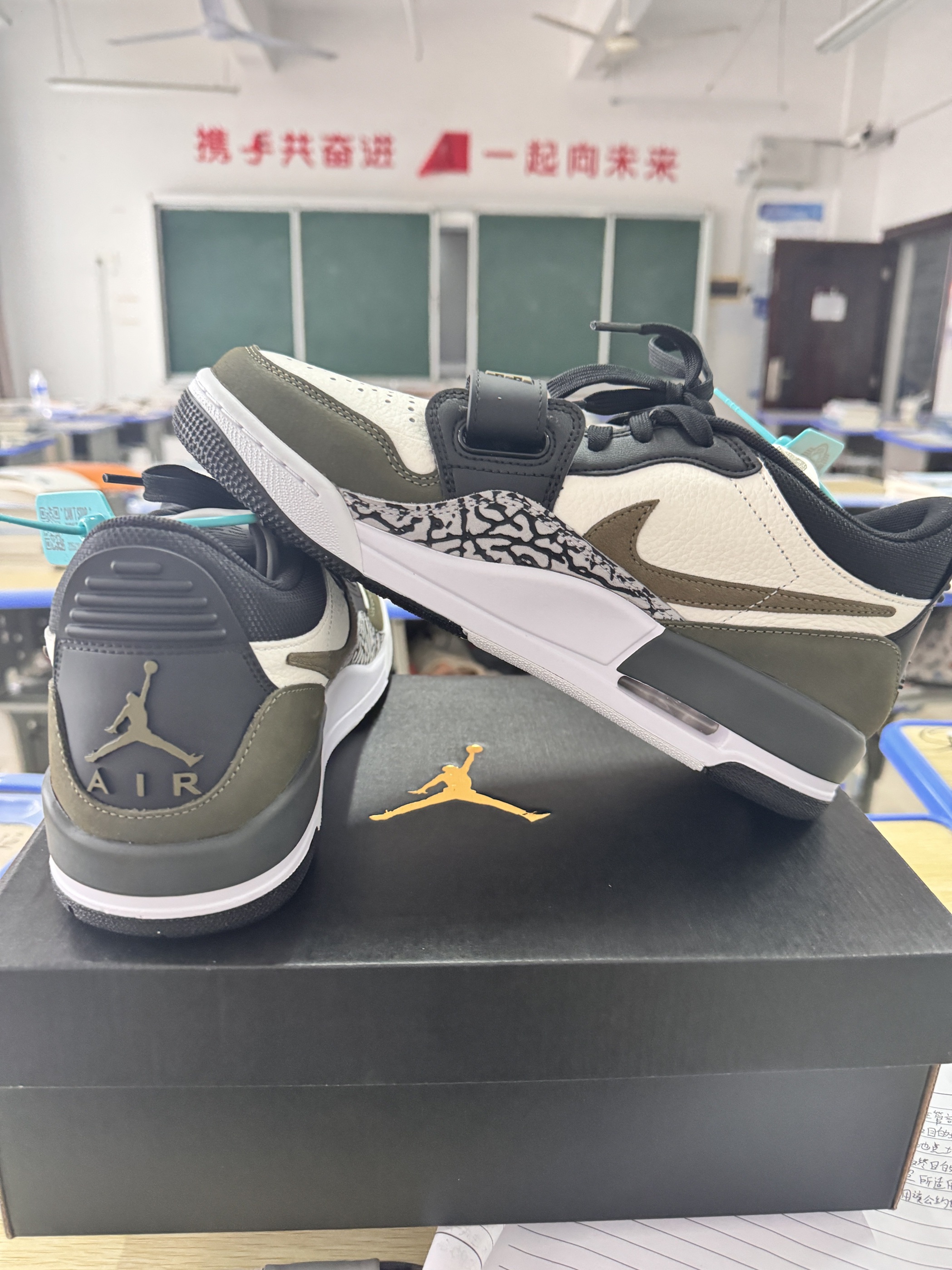 Jordan鞋实测👟军绿色穿上脚太帅啦