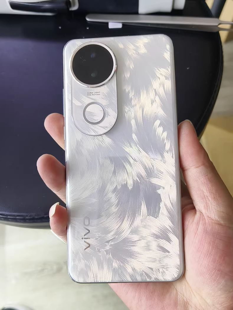 发布半年，vivo S20从2299元跌到1487元
