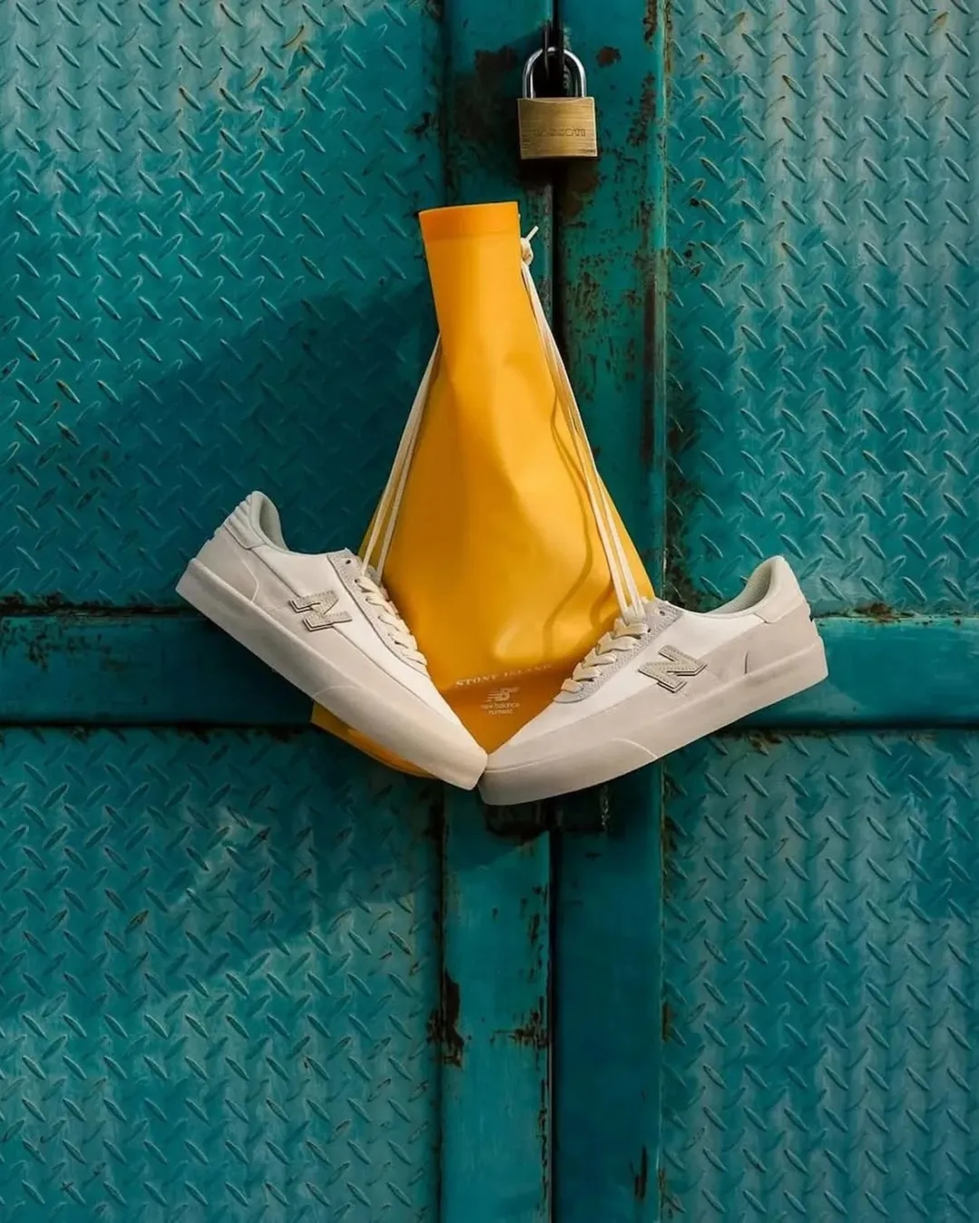 Stone Island × New Balance 双重航海革命:998 经典重塑与