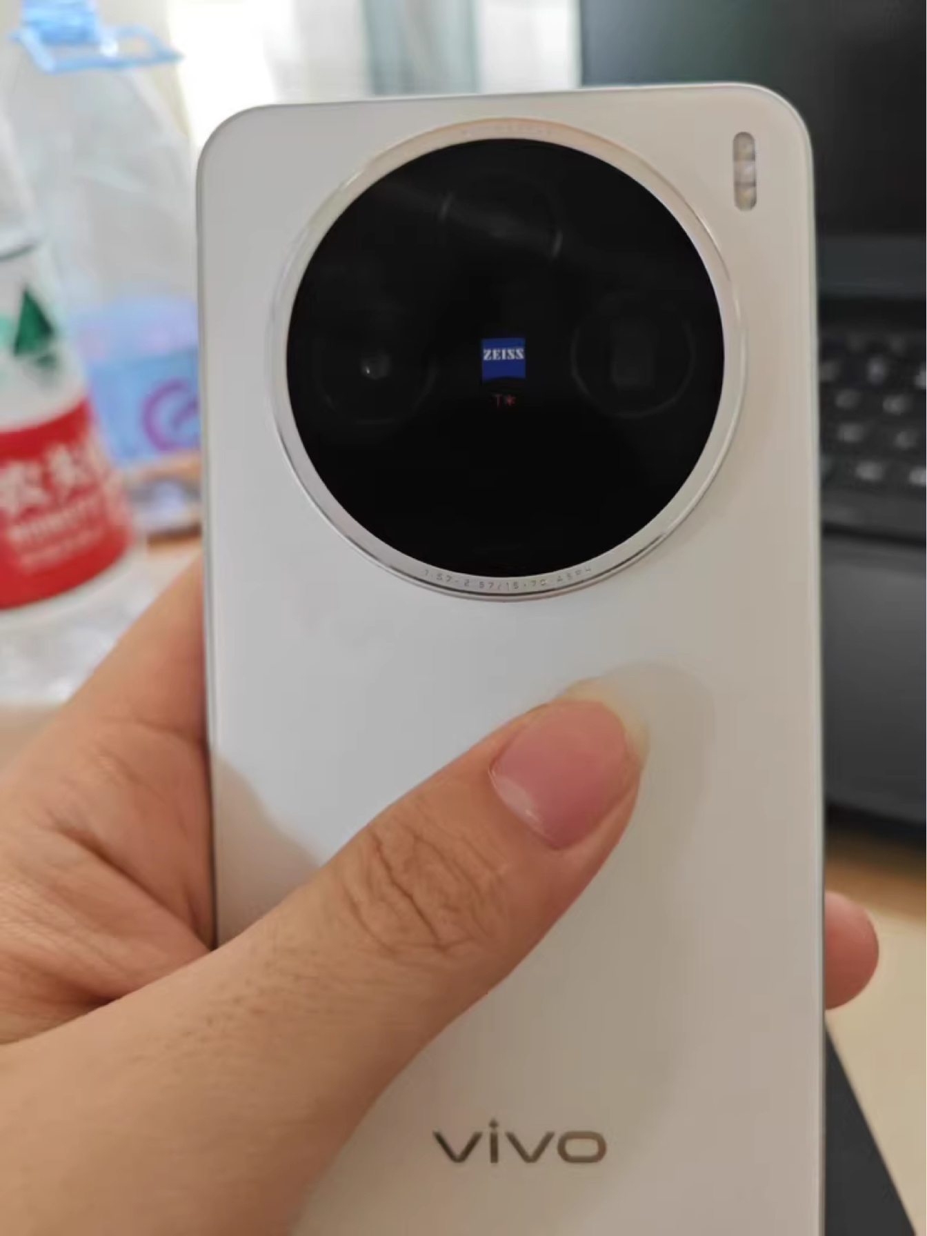 vivo X200s和OPPO Find X8s+买哪个好?配置分析,优缺点一目了然