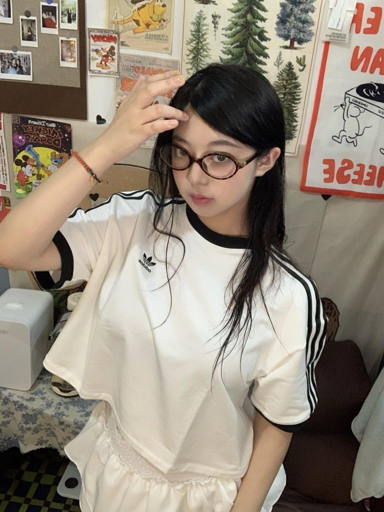 adidas的短款T恤太赞了