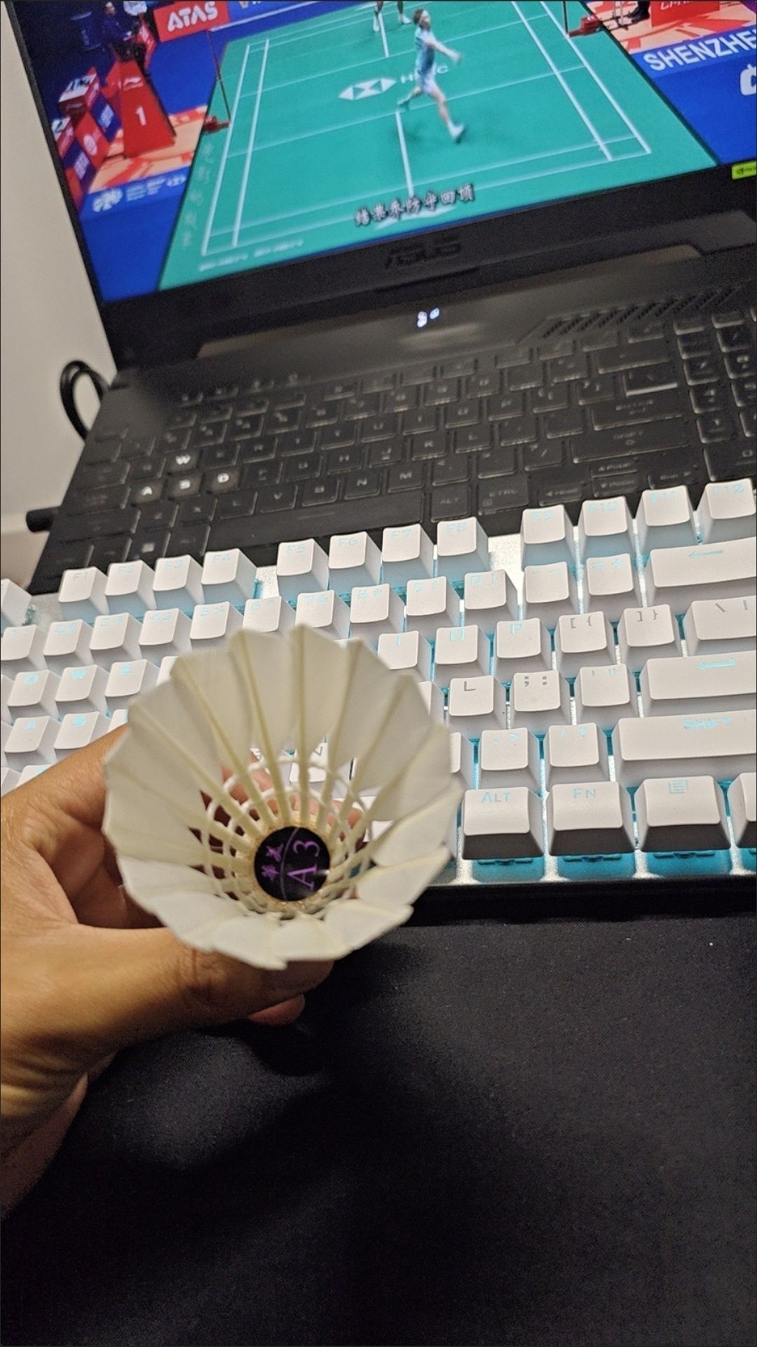 飞行轨迹：很稳 手感舒适度：很舒服 材质