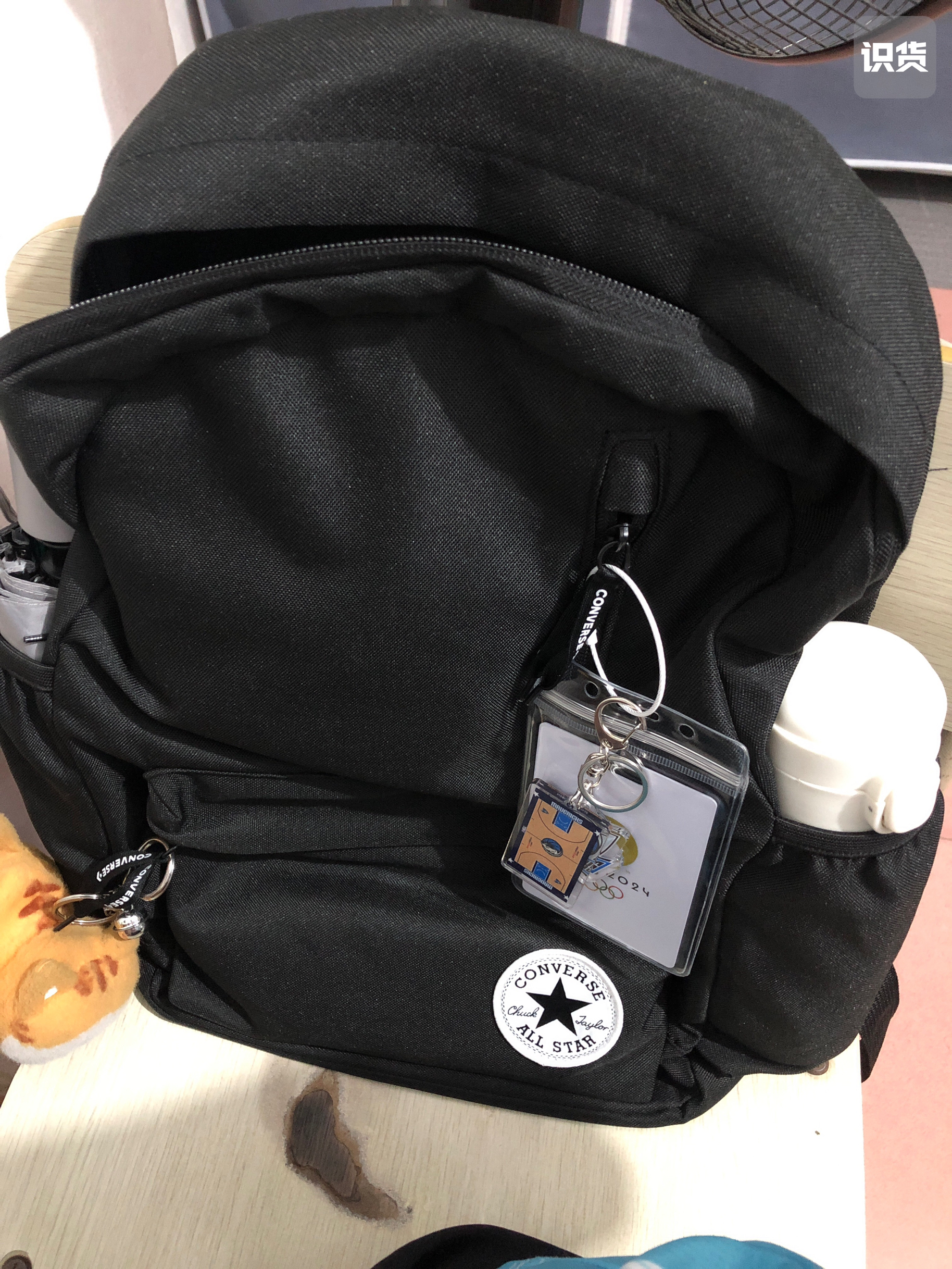 可以可以 包到手材质不错 背得舒服