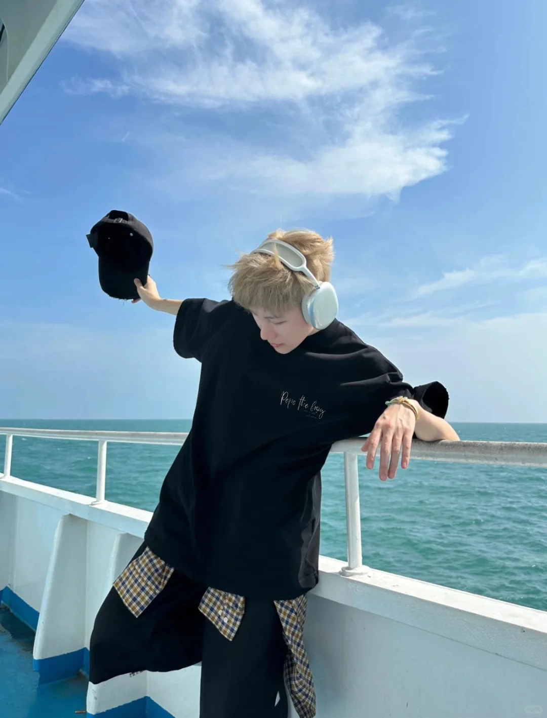 🌊 海边松弛感！悲伤蛙T恤适配度拉满✨