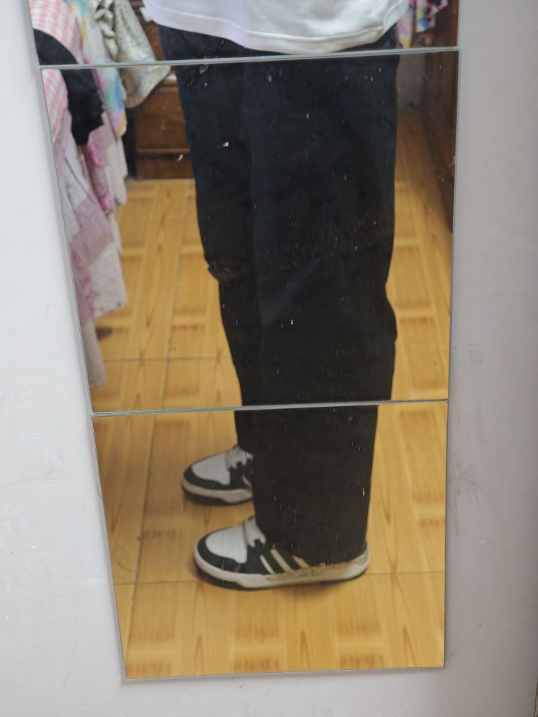 视觉特别显瘦的一条裤子，版型特别正，穿上