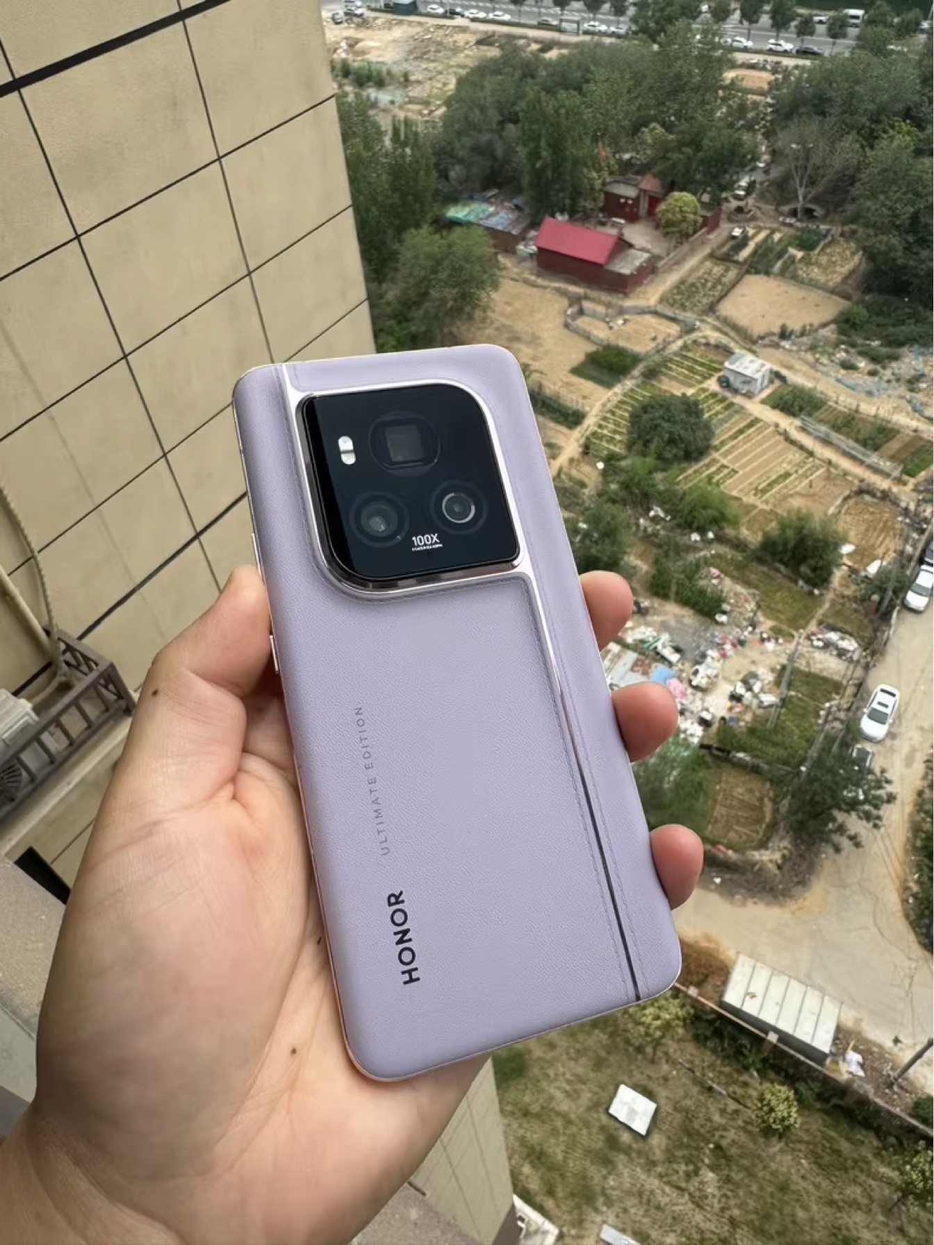 16GB+1TB跌至2700元,1.8亿潜望+3D人脸解锁+66W无线,依然能打