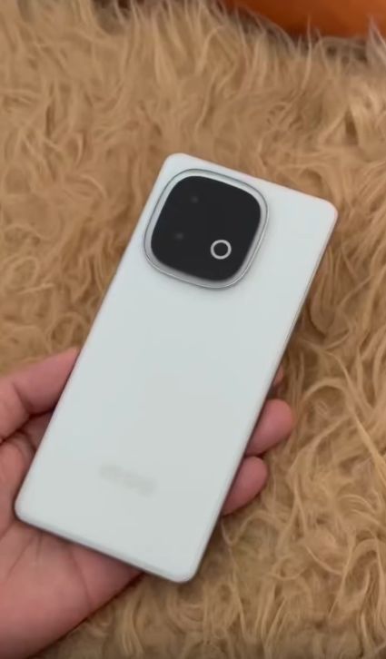 又是精品，7620mAh超大电池+满血芯片，仅卖1529元