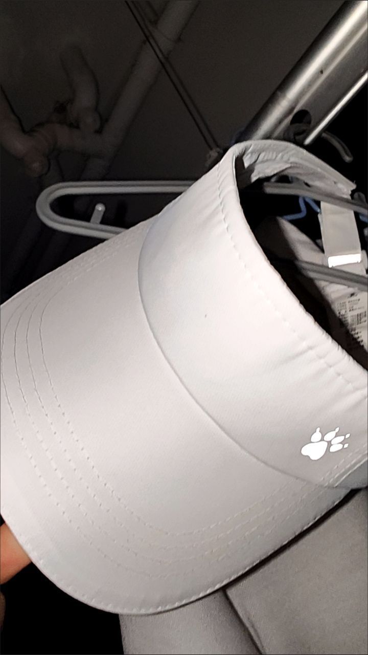 做工精细，轻盈，吸汗，遮阳，值得推荐