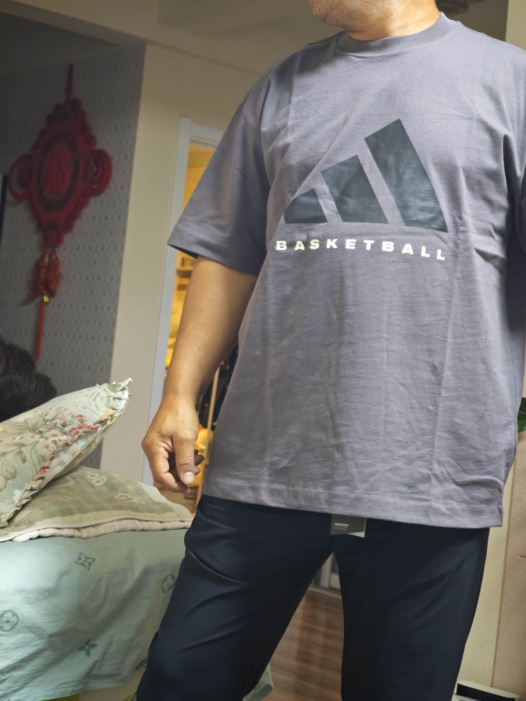 给我爹买的，他穿着还不错，这颜色我一眼就