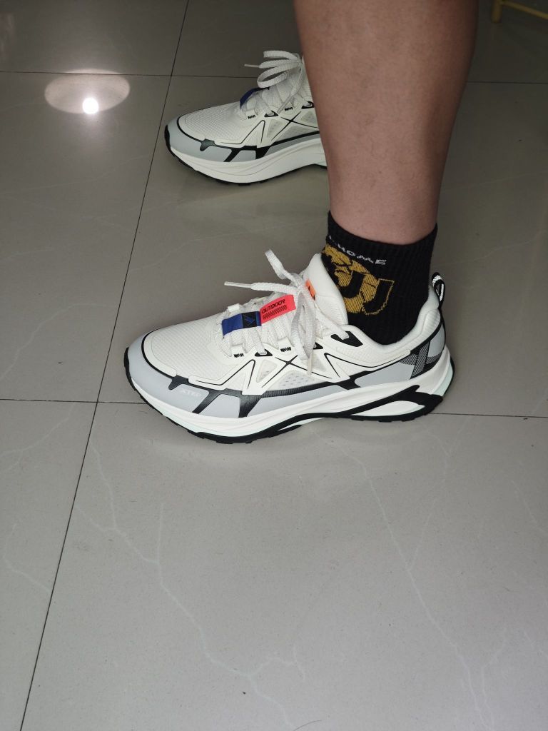 上脚真的帅 脚感也非常舒服 