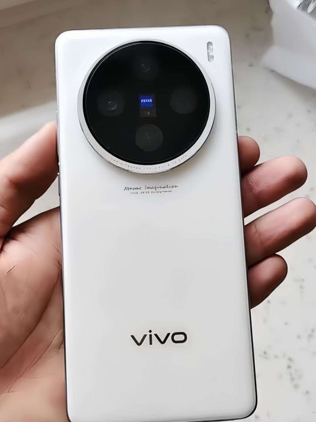 vivo X100s,以直屏设计+轻薄机身+全能影像成为追求实用与美感平衡用户的不错之选!