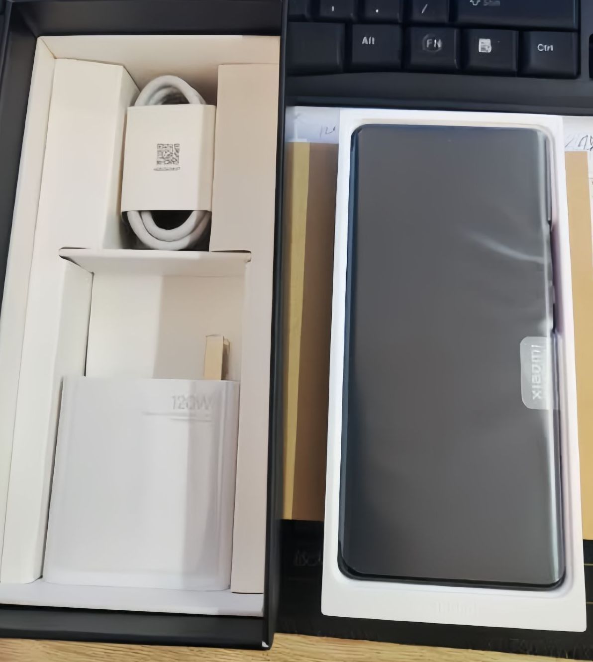 骁龙8+处理器外加120W 快充，这谁能不爱？