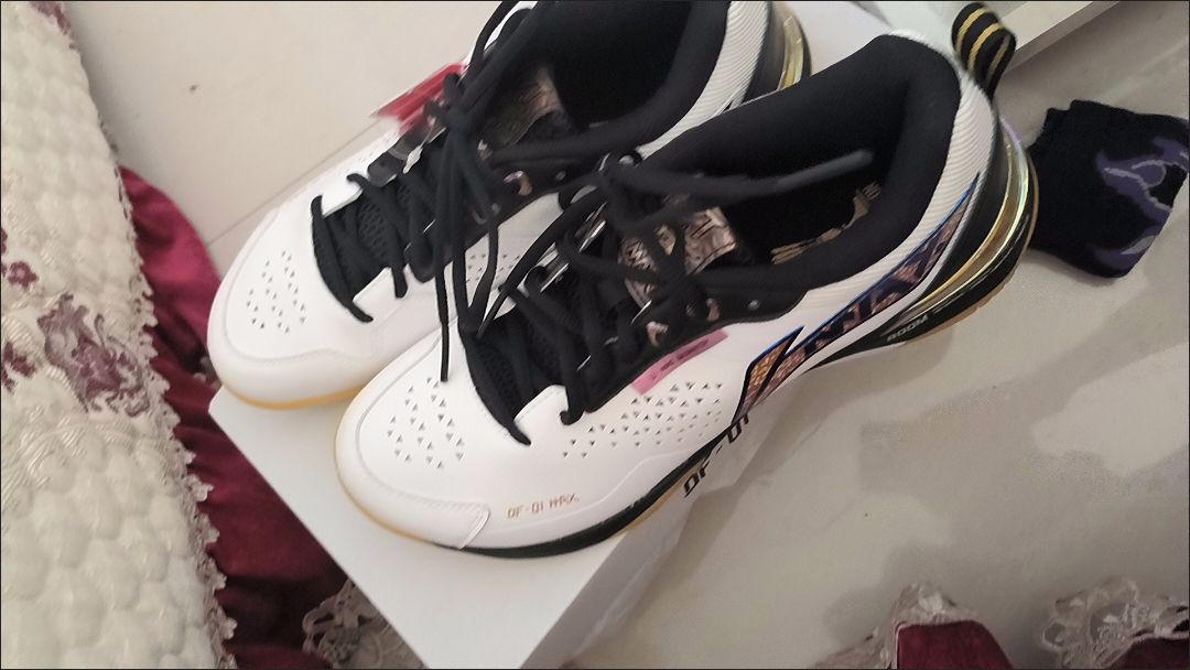 👟球鞋名称：

📌是否偏码【偏大/不偏码