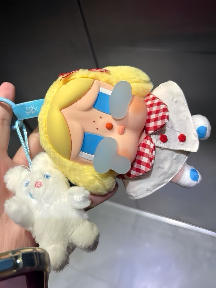 离谱！哭娃Crybaby 一天身价翻倍？