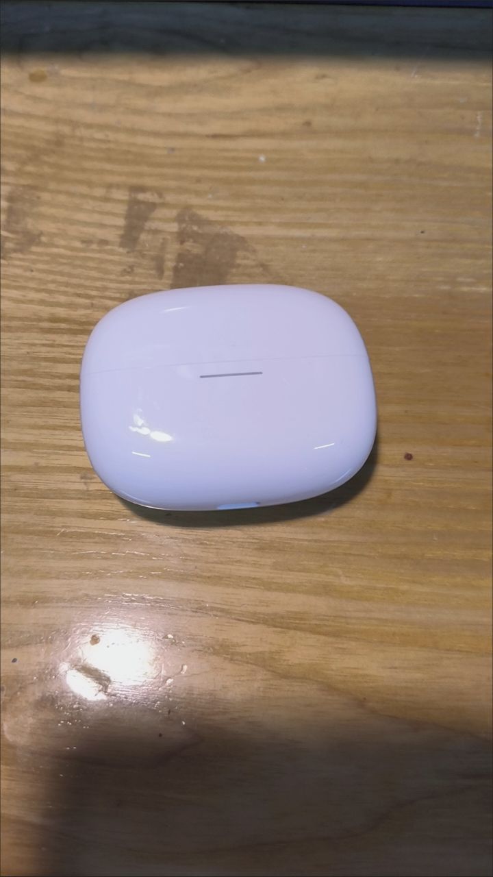 红米耳机，降噪高级，功能性好，并且电池容