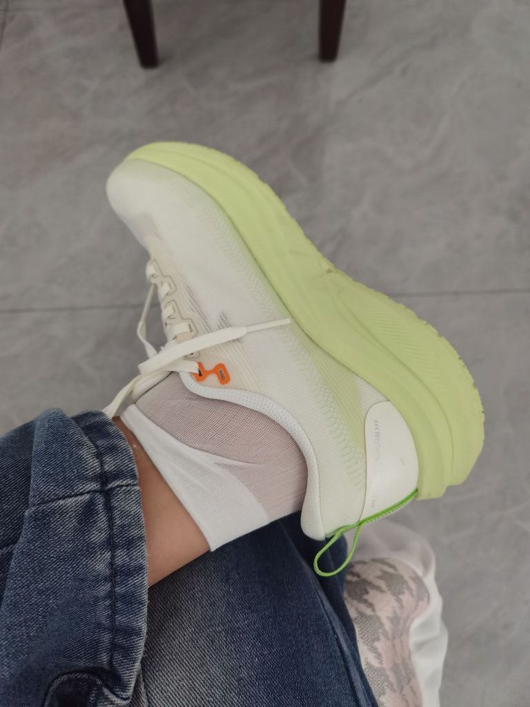 👟球鞋名称：

📌是否偏码【偏大/不偏码