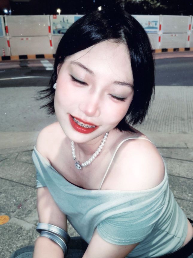 松弛感氛围穿搭｜清冷感拿捏