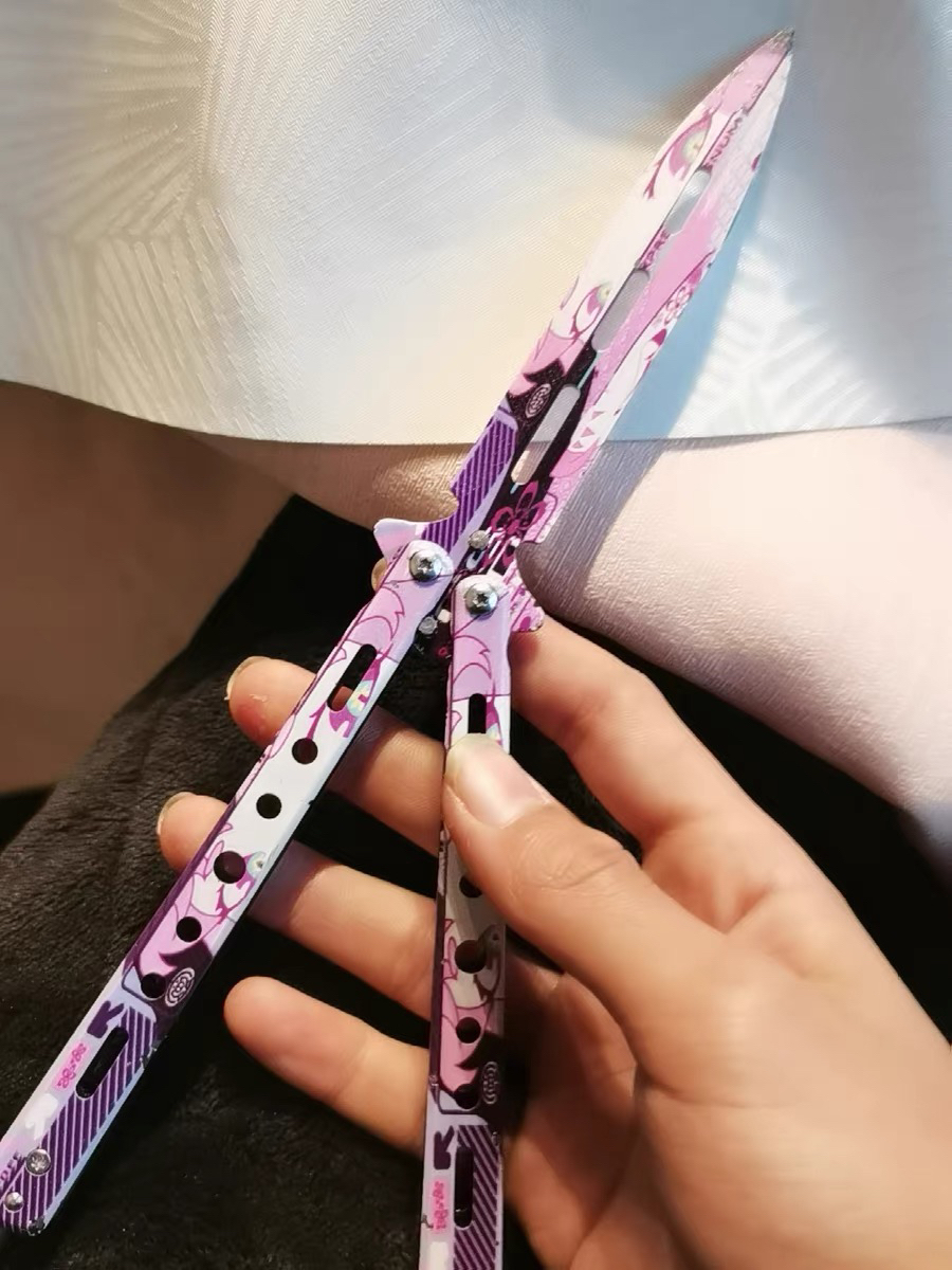 耍帅神器拿捏！鸿丰蝴蝶刀太酷了！