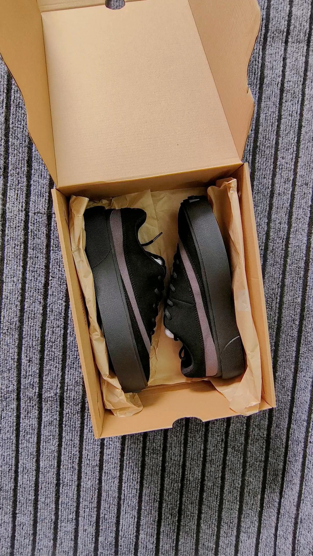 EQLZ黑色板鞋，时尚百搭，而且颜值还很