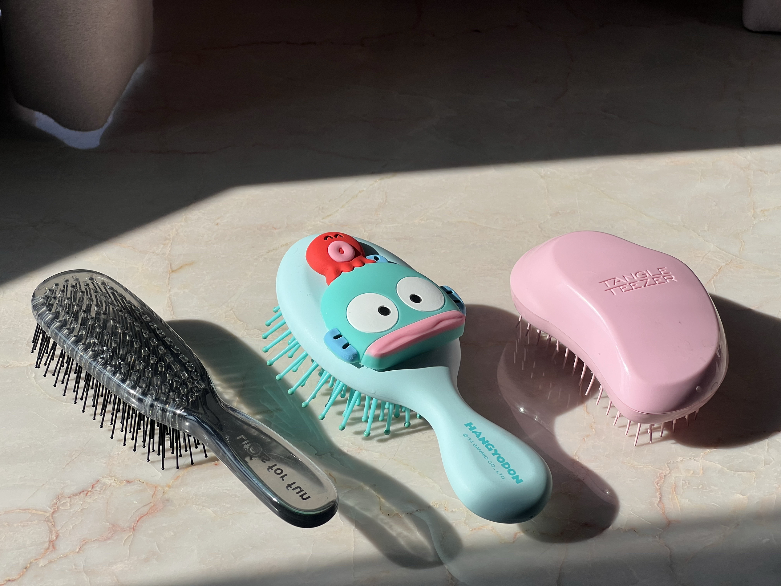 🪞咱就是说，这三把梳子各有各的“性格”，用着还挺有意思！