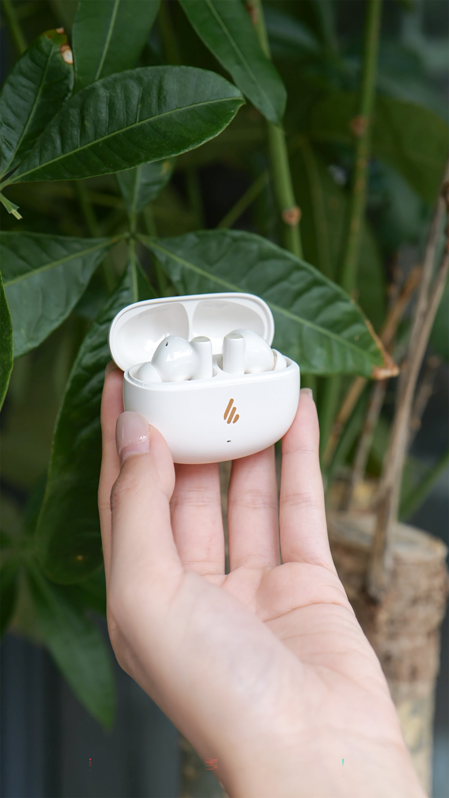 戴上耳机开启深度降噪，让静默校准心跳
