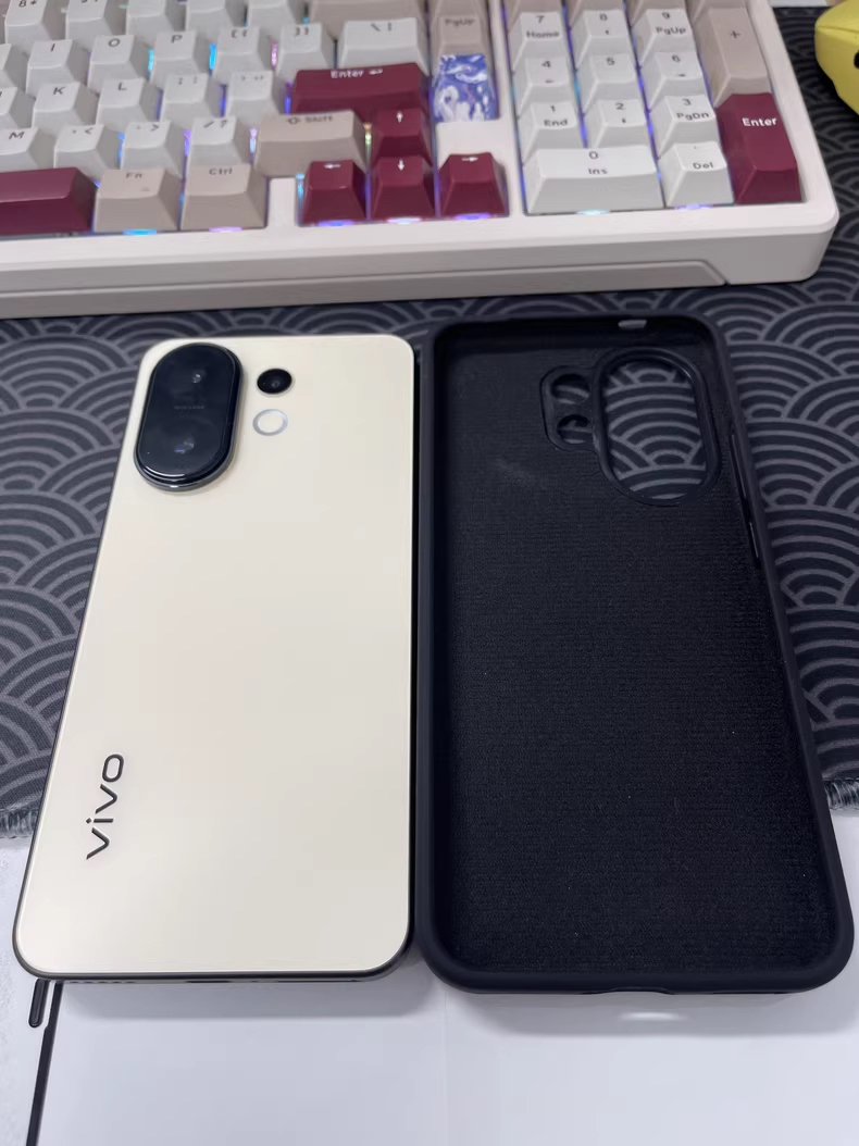 vivo良心了，2251元得到索尼超级潜望长焦，还有6500mAh+护眼屏