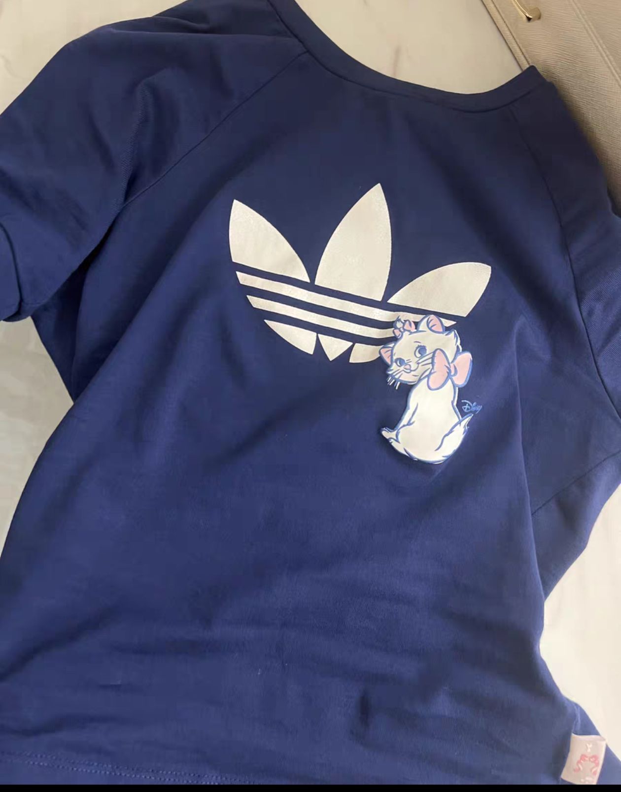 阿迪达斯迪士尼玛丽猫联名