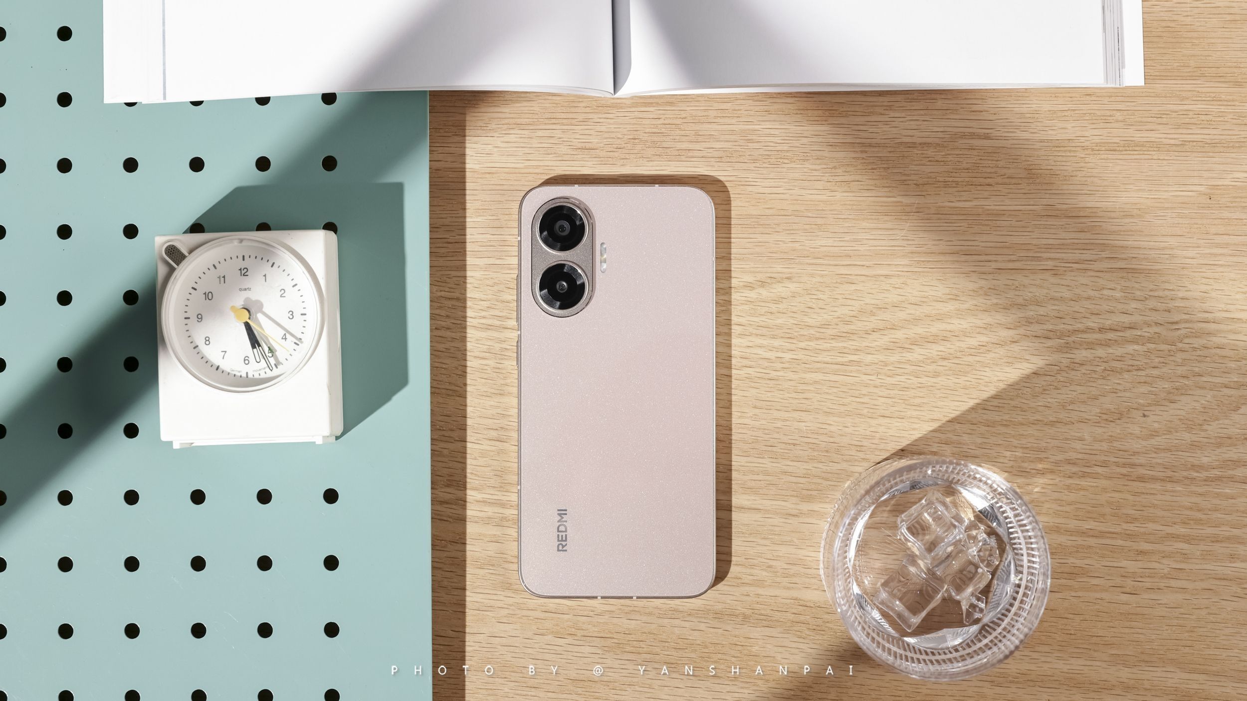 REDMI Turbo4Pro粉金新配色图赏