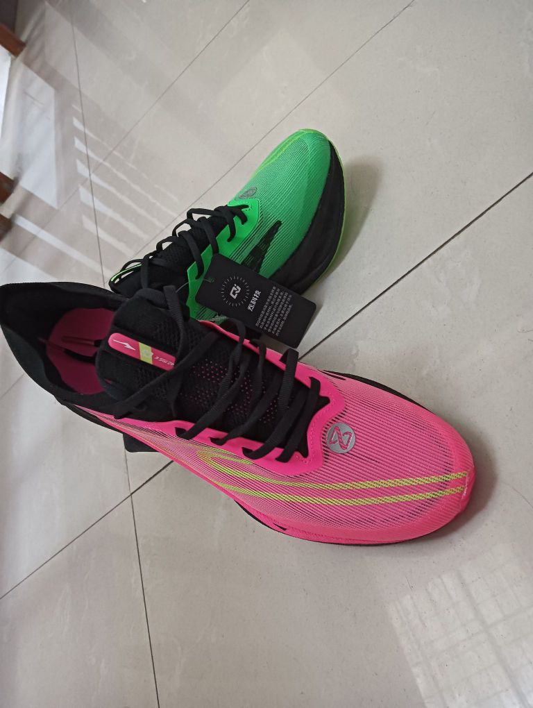 鞋子非常好穿，对跑步成绩提升很大，很激进