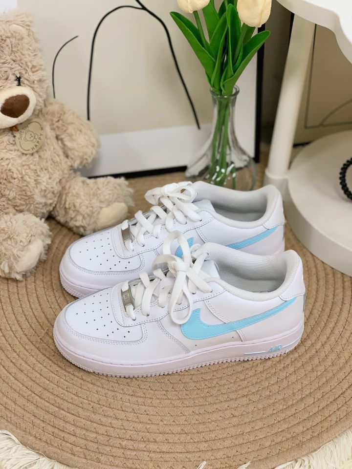 白蓝配色超适合夏天的板鞋呀🍃