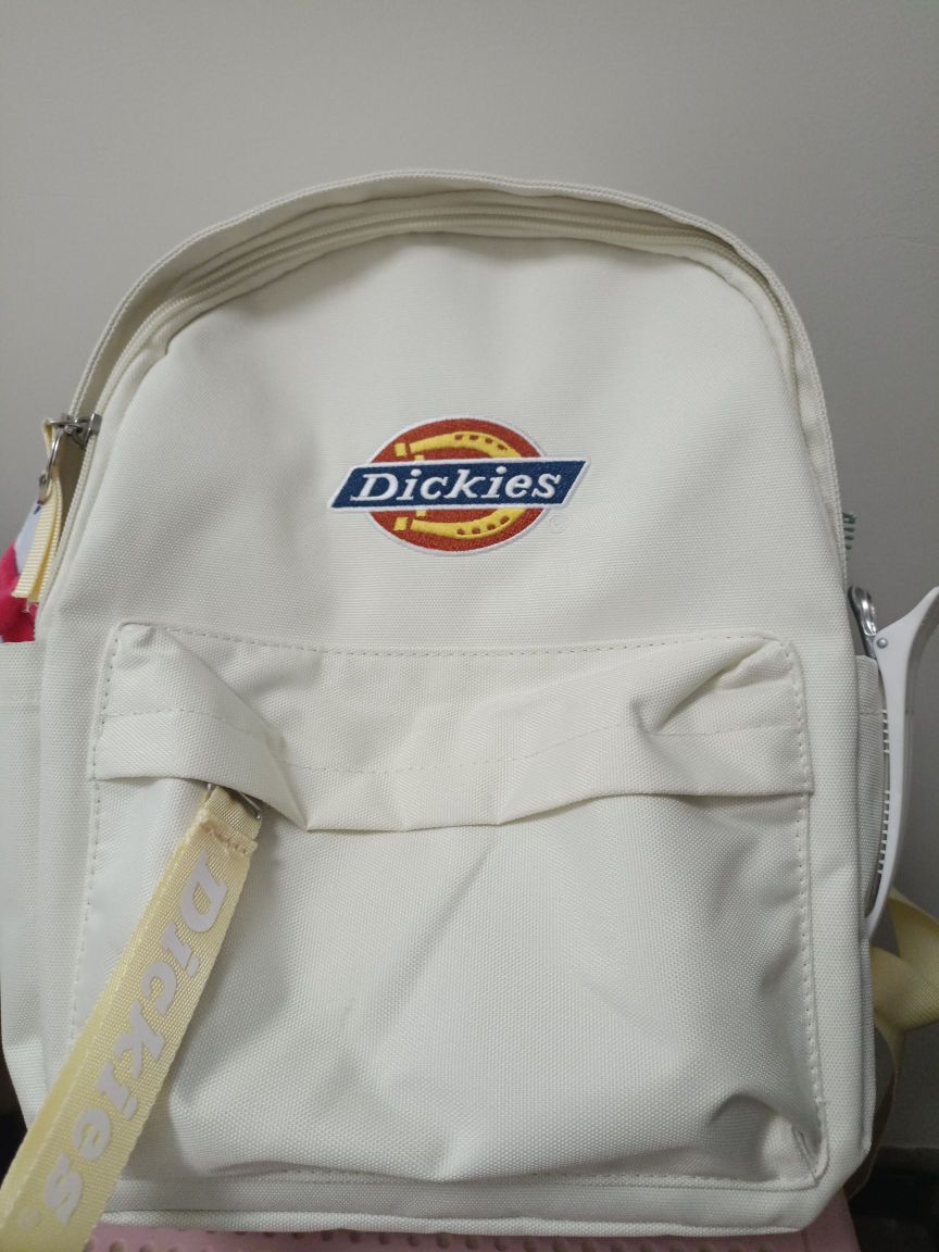 Dickies 白色双肩包，实用又好看✨