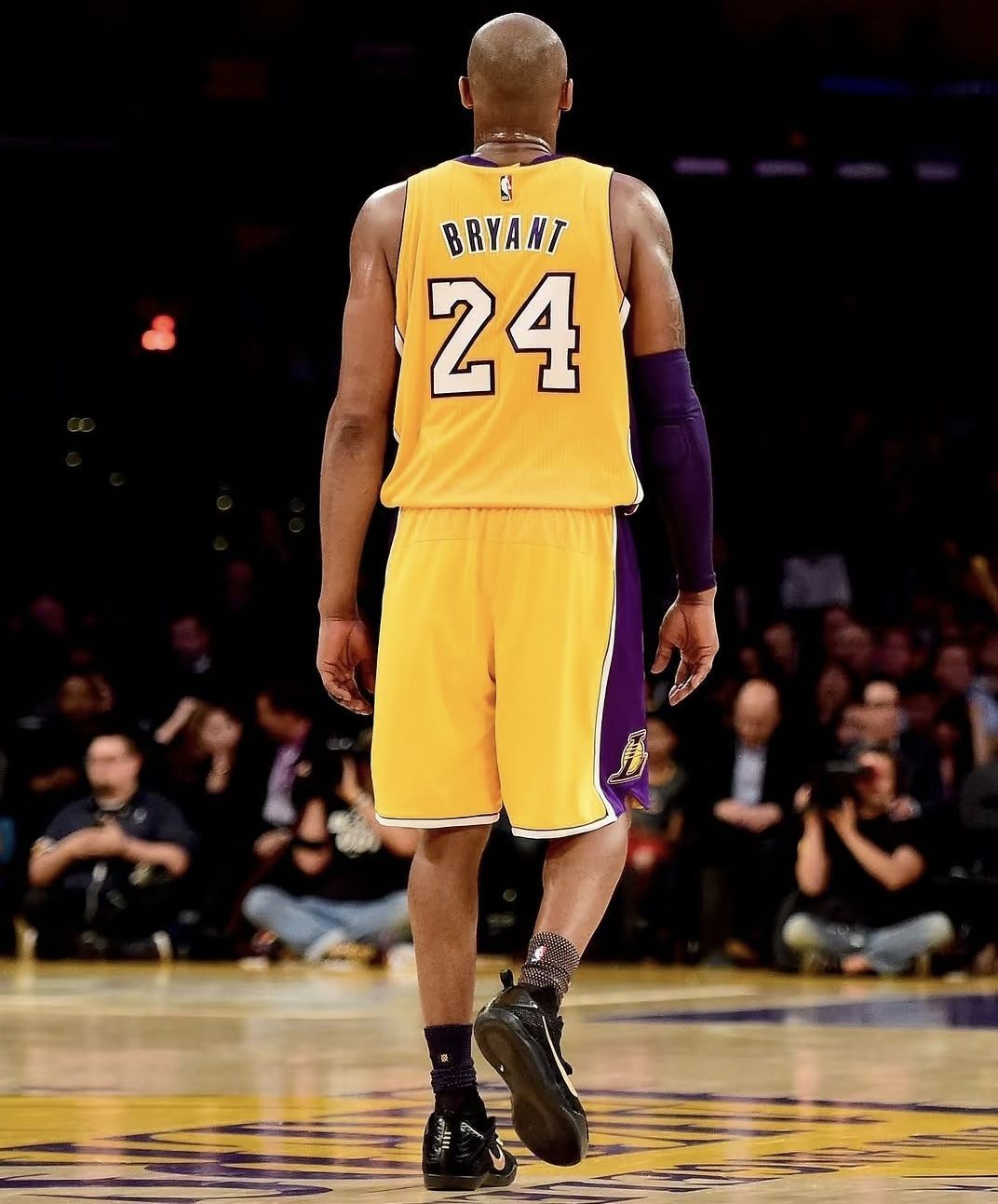 Mamba Out！背影杀之——科比