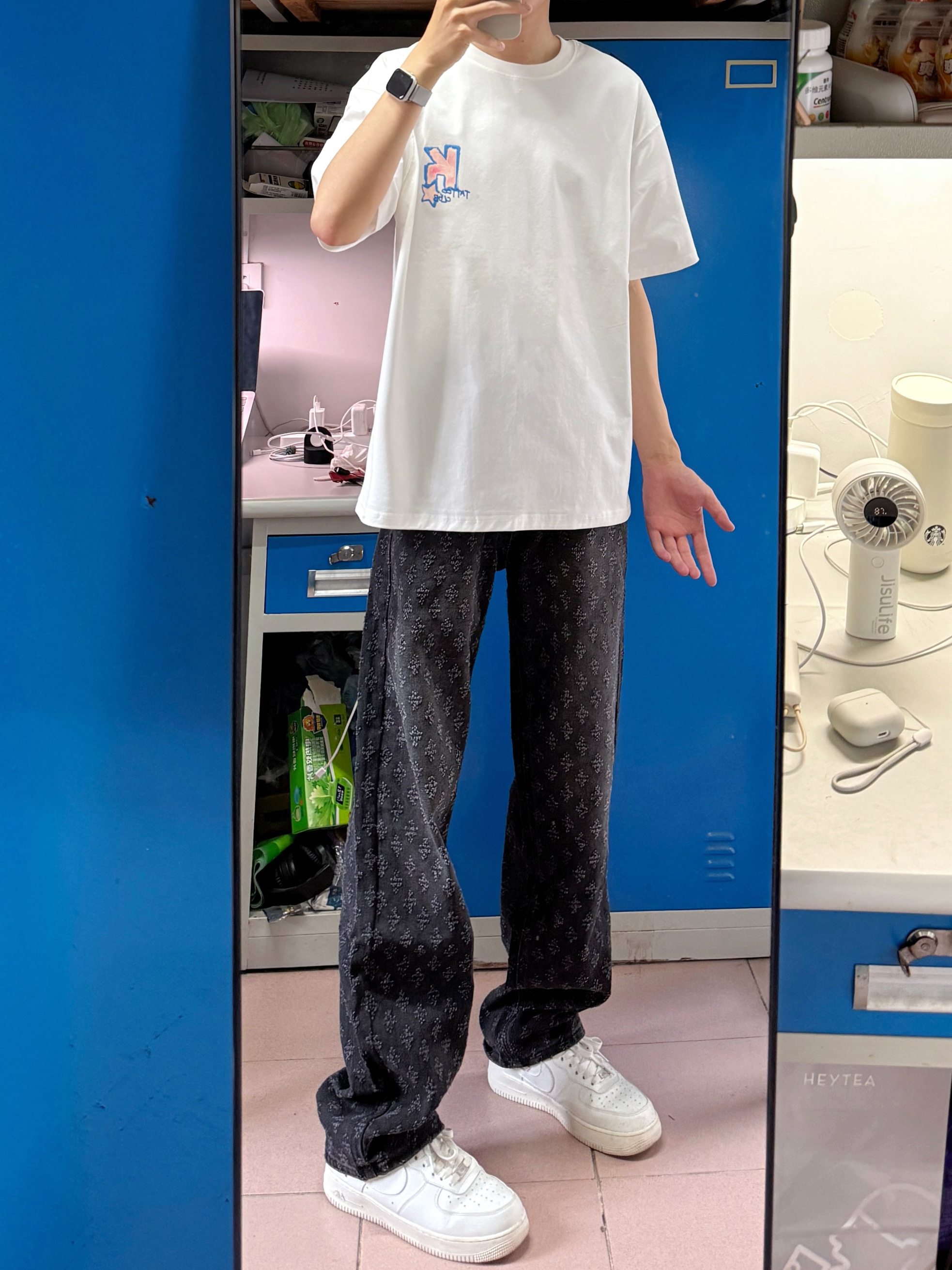 这一身不帅吗