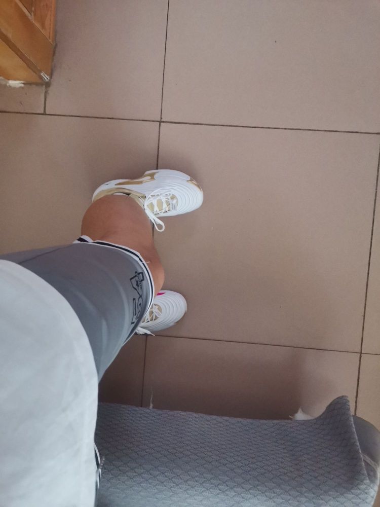 脚感什么的都不错，主要是这个价格，香啊，