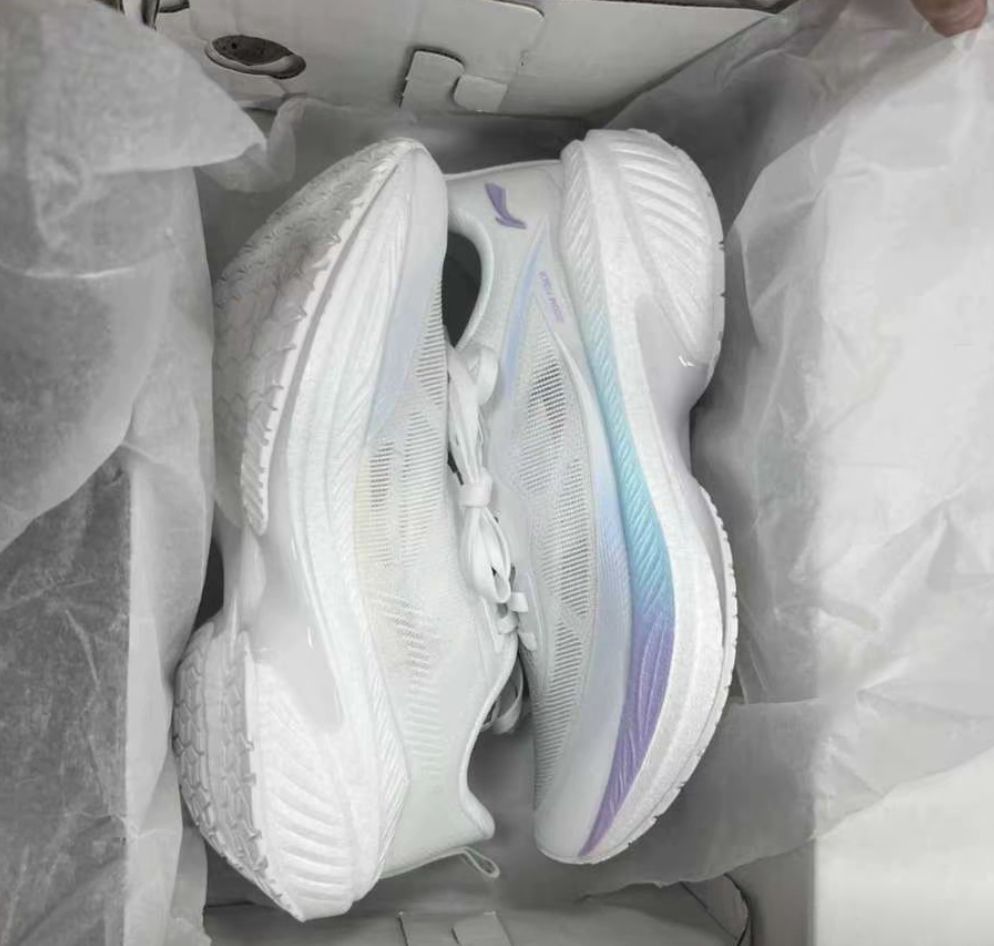 被问爆💥 李宁这双跑鞋美到开挂