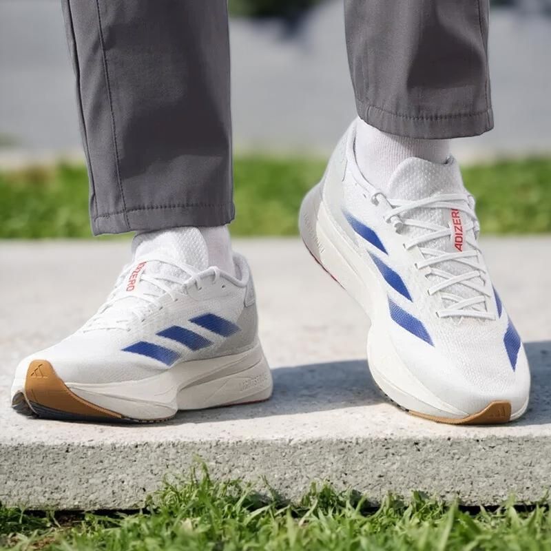 阿迪达斯男士跑鞋，轻便透气