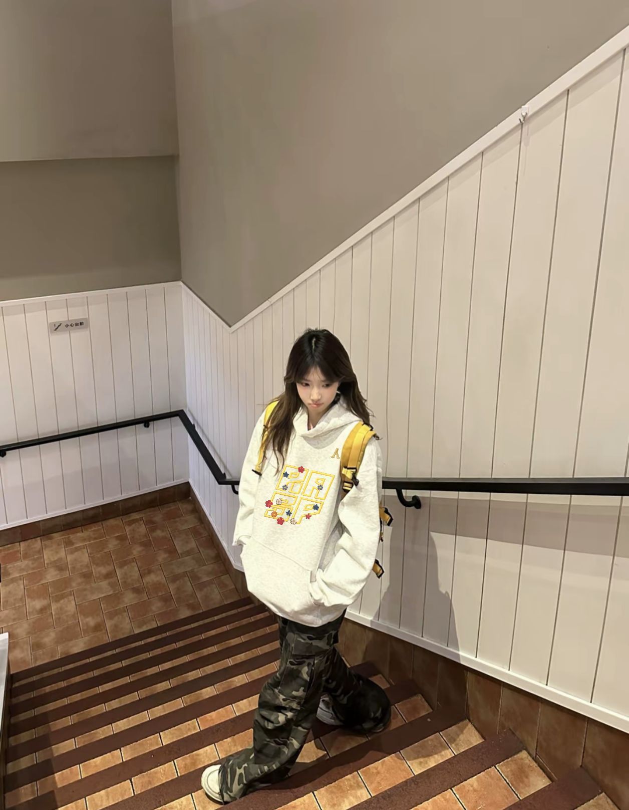 但是，我完全不care啊
这件卫衣，超绝